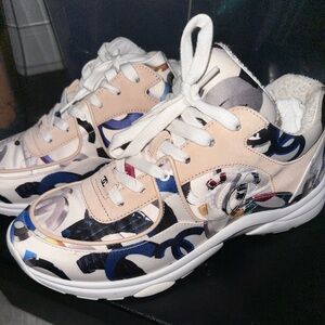 Chanel shoes still brand new !!!!